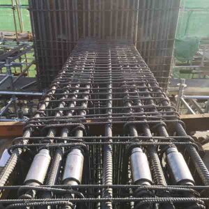 Connection between reinforcement and section steel column